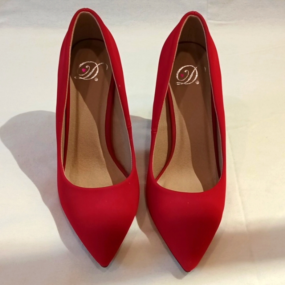 Red pumps
